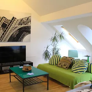 beautiful-apartments-in-the-city-center.praguehotelsweb.com/