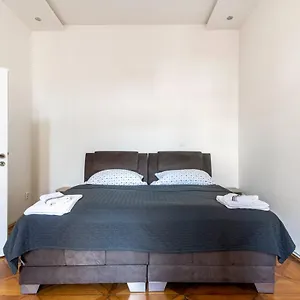 prague-centre-apartments-prague.praguehotelsweb.com/