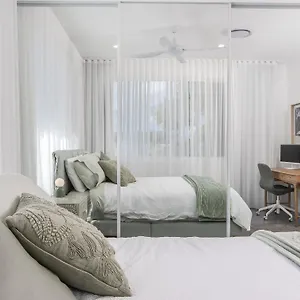  Holiday home Luxury Mermaid Waters